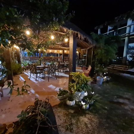 Don Panchon Y Maruxa Hotell Isla Holbox Exteriör bild
