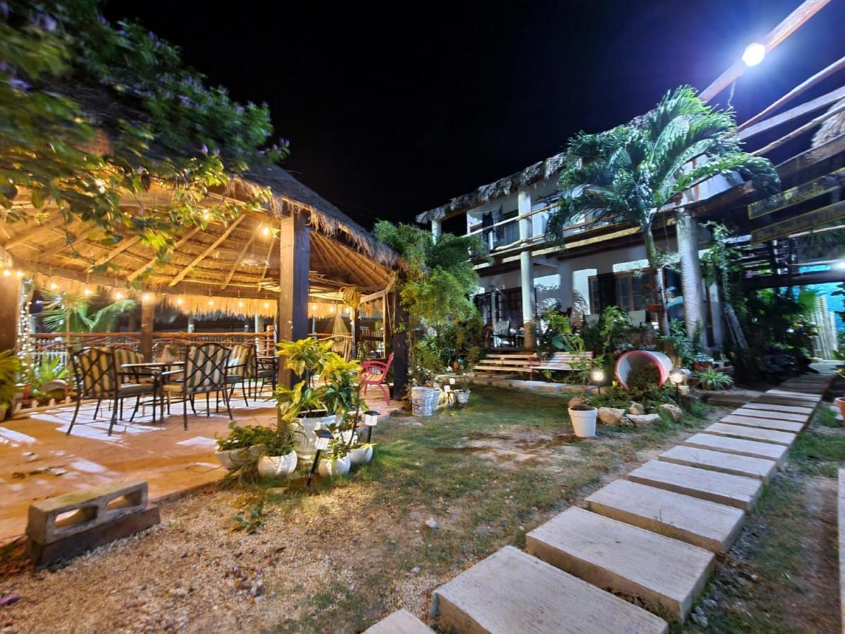 Don Panchon Y Maruxa Hotell Isla Holbox Exteriör bild