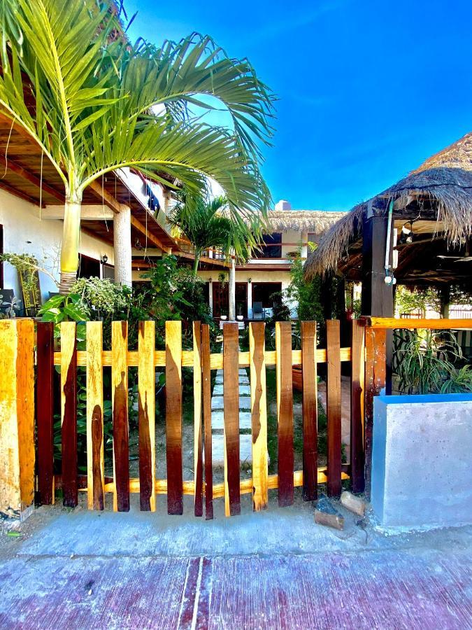 Don Panchon Y Maruxa Hotell Isla Holbox Exteriör bild